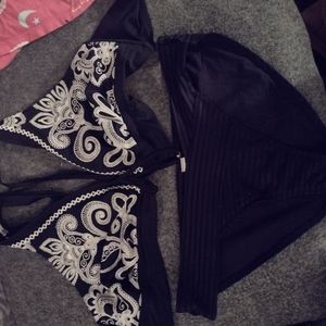 2 Bikini Pcs Black and White